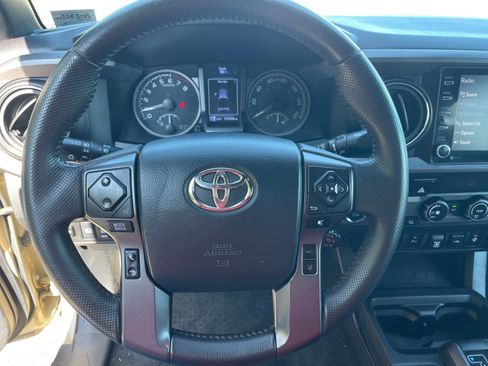 Used 2020 Toyota Tacoma TRD Sport w/ Technology Package AWD/4WD image 7