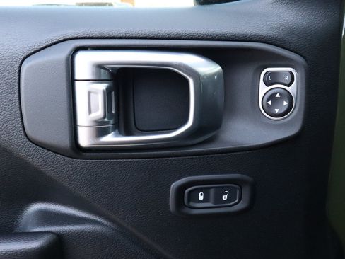Used 2020 Jeep Wrangler Unlimited Sport S AWD/4WD image 17