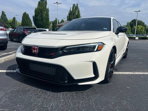 Used 2025 Honda Civic Type R image 2