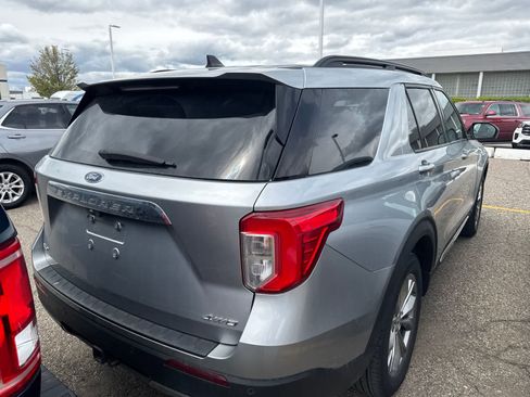 Used 2023 Ford Explorer XLT w/ Equipment Group 202A AWD/4WD image 9