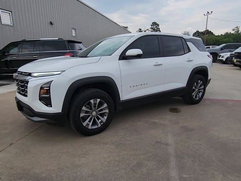 Used 2025 Chevrolet Equinox LT FWD image 4