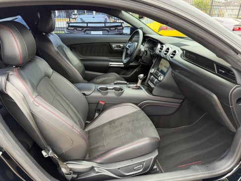 Used 2019 Ford Mustang GT Premium w/ Equipment Group 401A RWD image 20