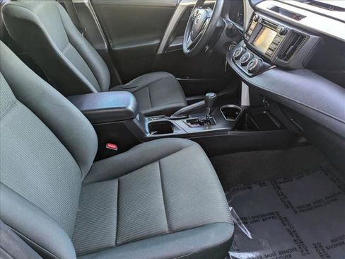 Used 2018 Toyota RAV4 LE image 19