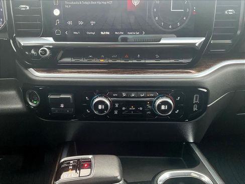 Used 2022 GMC Sierra 1500 Elevation image 26