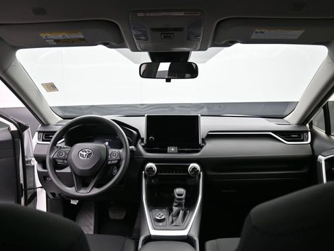 Certified 2025 Toyota RAV4 LE image 27