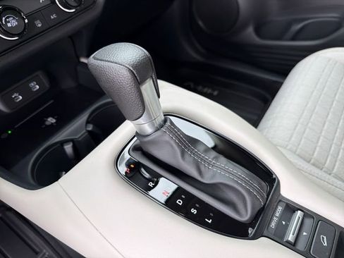 New 2026 Honda HR-V LX image 24