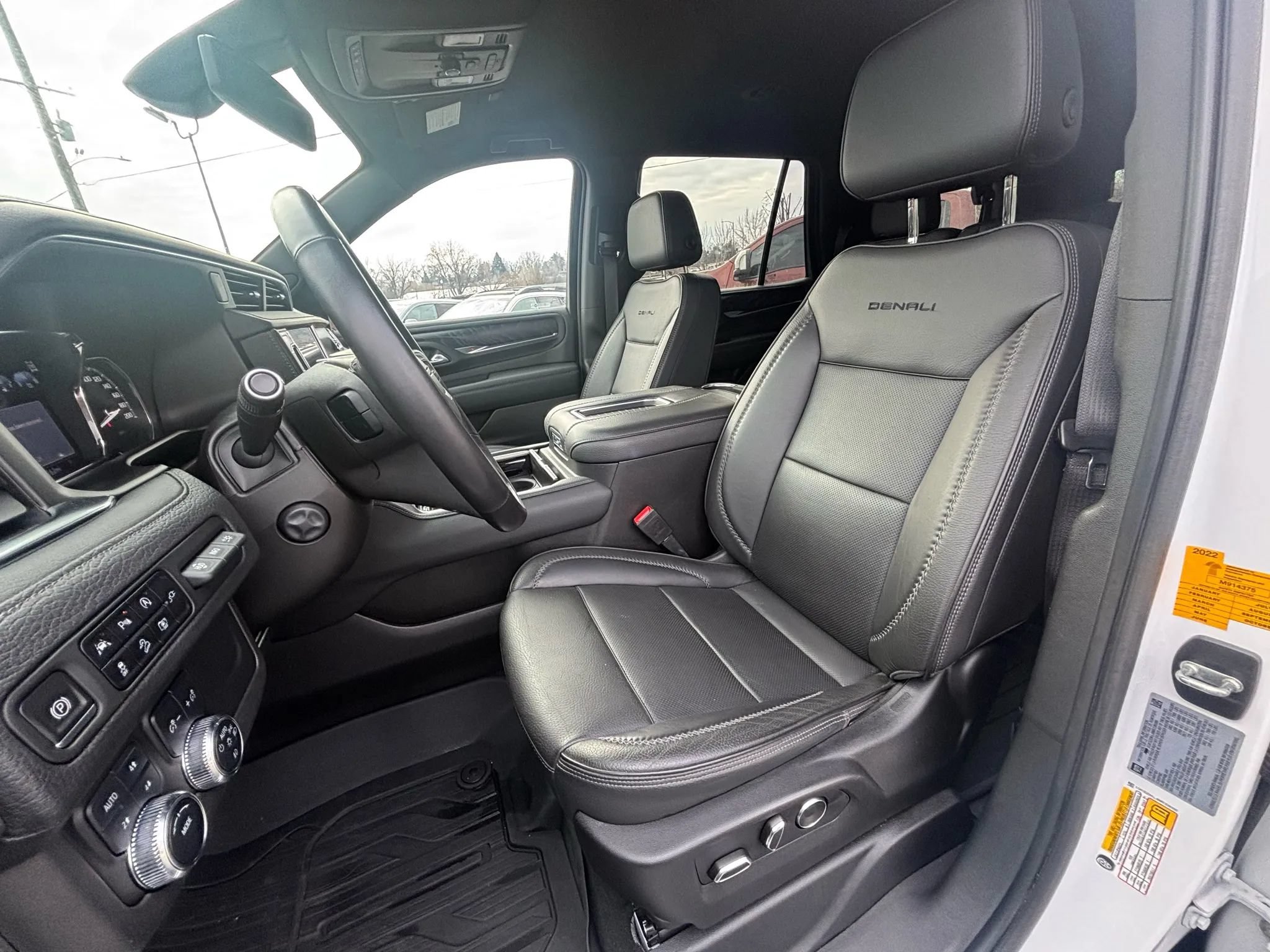 Used 2021 GMC Yukon Denali AWD/4WD image 12