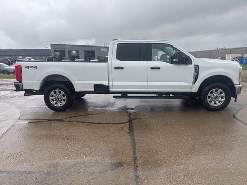 Used 2023 Ford F250 XLT AWD/4WD image 8