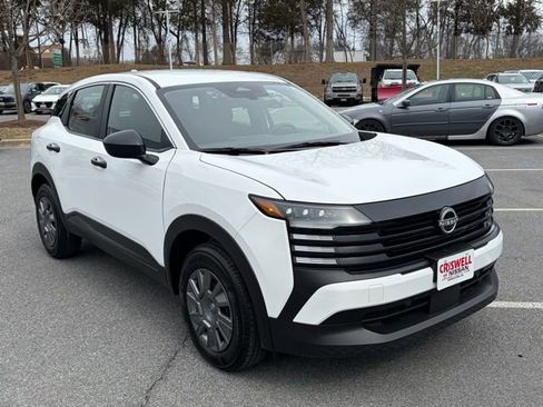 Used 2025 Nissan Kicks S image 2