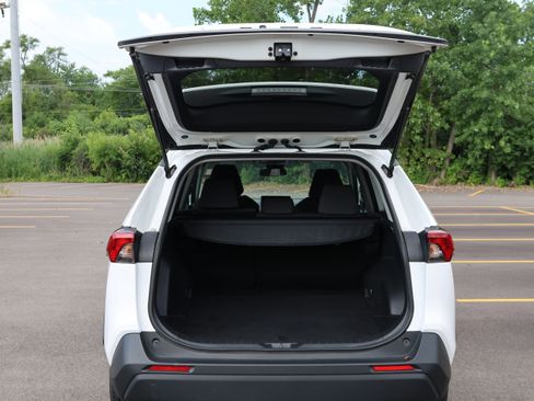 Used 2025 Toyota RAV4 XLE FWD image 5