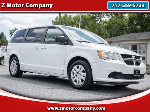 Used 2018 Dodge Grand Caravan SE w/ UConnect Hands-Free Group FWD image 1