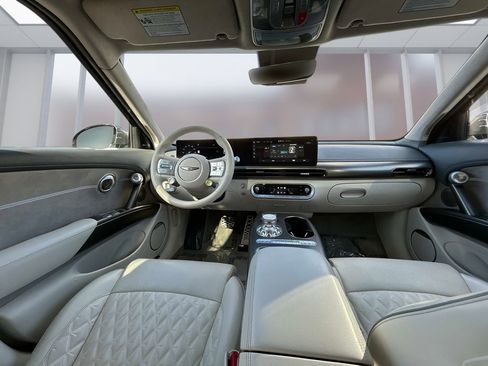 Used 2023 Genesis GV60 Performance image 18