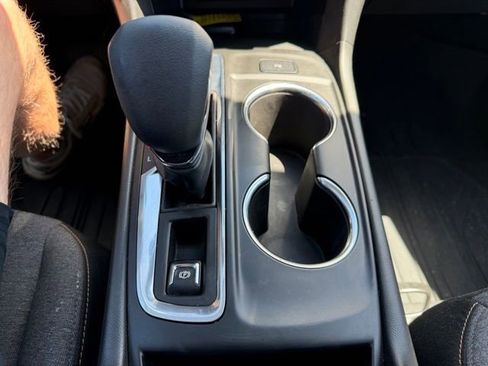 Used 2022 Chevrolet Equinox LT image 25