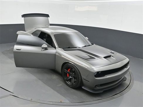 Used 2018 Dodge Challenger SRT Hellcat image 50