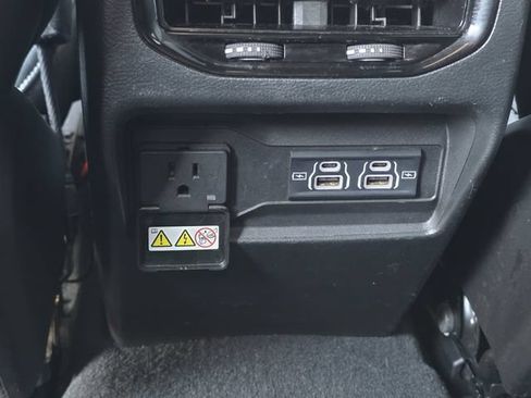 Used 2024 Jeep Grand Cherokee Altitude AWD/4WD image 19