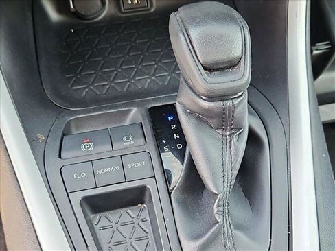 Used 2024 Toyota RAV4 XLE FWD image 14