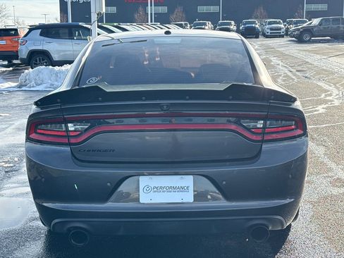 Used 2020 Dodge Charger SXT w/ Blacktop Package image 4