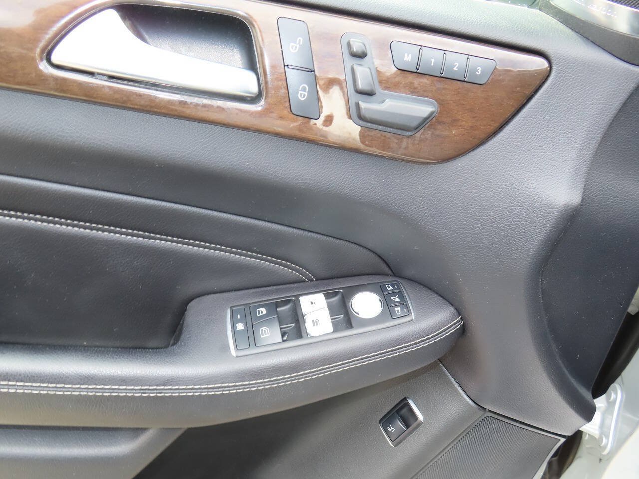 Used 2015 Mercedes-Benz ML 350 4MATIC image 24