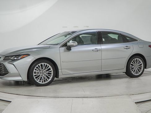 Used 2019 Toyota Avalon Limited w/ Protection Package FWD image 5