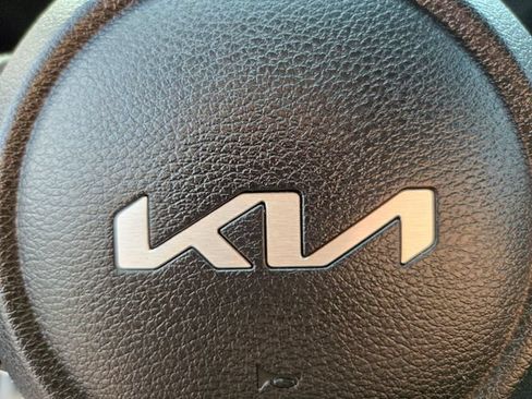 Used 2023 Kia Soul FWD image 30