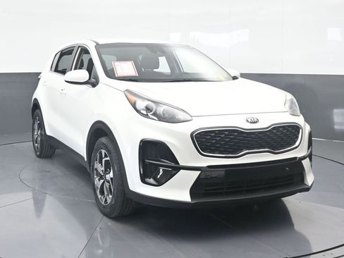 Used 2022 Kia Sportage LX image 9