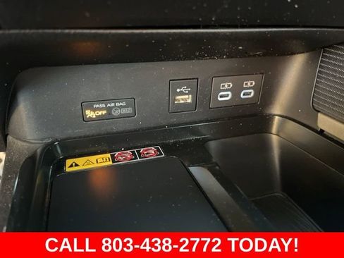 Used 2025 Toyota Camry SE image 25