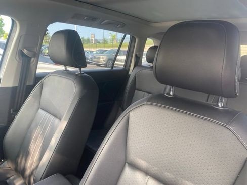 Used 2022 Volkswagen Tiguan SE w/ Panoramic Sunroof Package AWD/4WD image 14