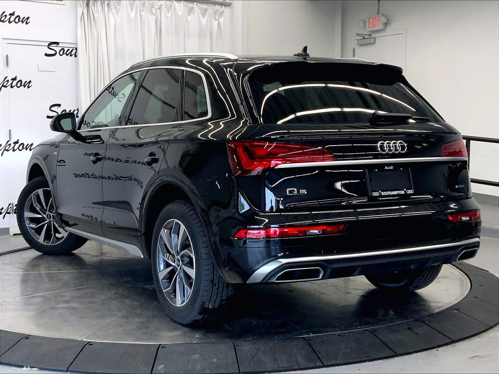 Certified 2023 Audi Q5 2.0T Prestige w/ Prestige Package AWD/4WD image 9