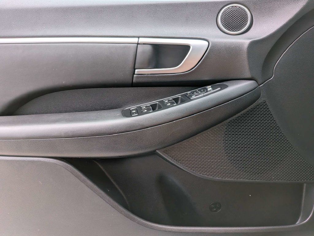 Used 2025 Hyundai Sonata SEL FWD image 29