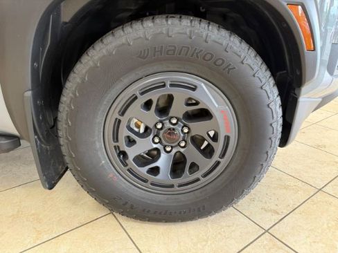 Used 2026 Nissan Frontier Pro-X w/ Pro-X Convenience Package RWD image 18