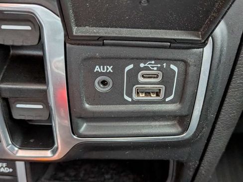 Used 2022 Jeep Gladiator Mojave w/ Cold Weather Group AWD/4WD image 26