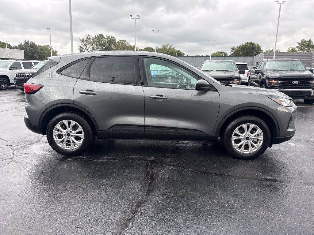 Used 2025 Ford Escape Active AWD/4WD image 6