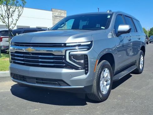 Used 2025 Chevrolet Tahoe LT AWD/4WD image 2