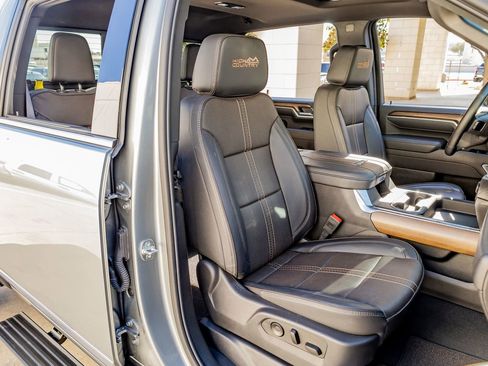 Used 2025 Chevrolet Silverado 2500 High Country w/ High Country Premium Package image 30