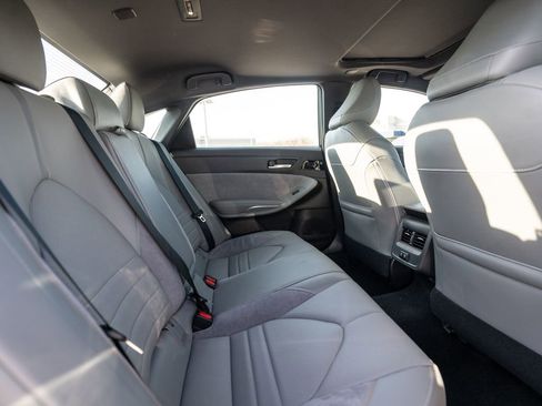 Used 2019 Toyota Avalon XSE image 36