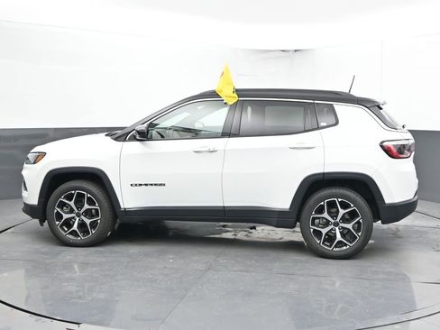 Used 2025 Jeep Compass Limited image 8