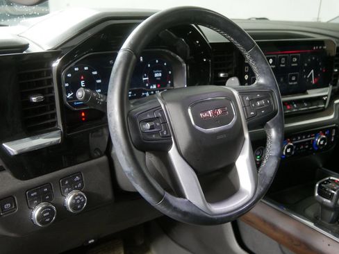 Used 2023 GMC Sierra 1500 SLT w/ SLT Premium Package AWD/4WD image 13
