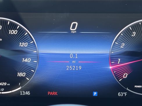 Used 2024 Mercedes-Benz GLB 250 image 23