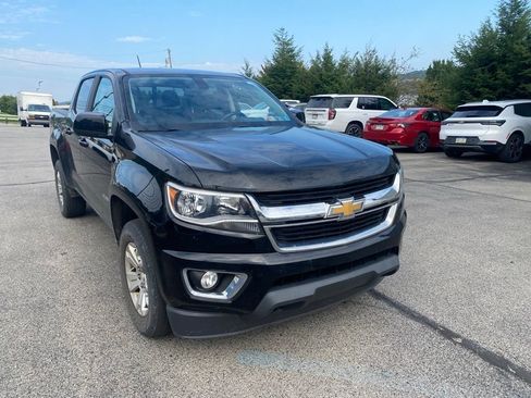 Used 2020 Chevrolet Colorado LT w/ LT Convenience Package AWD/4WD image 3