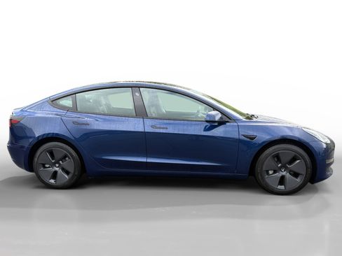 Used 2023 Tesla Model 3 Standard Range image 6
