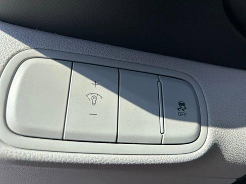 New 2026 Hyundai Venue SEL FWD image 23