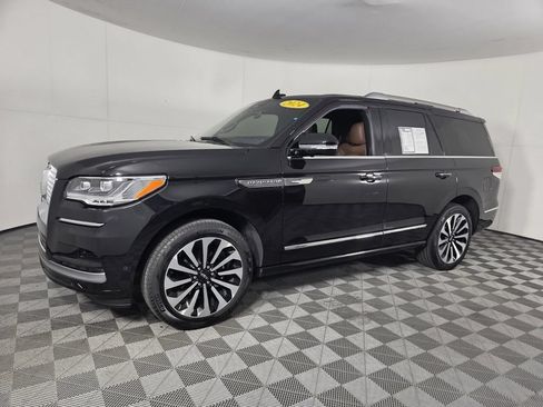 Used 2024 Lincoln Navigator Reserve AWD/4WD image 9