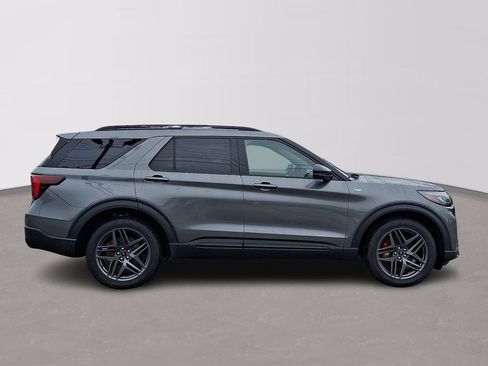 Certified 2026 Ford Explorer ST-Line w/ ST-Line Street Pack AWD/4WD image 7