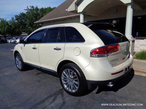 Used 2015 Lincoln MKX AWD w/ Equipment Group 102A image 4