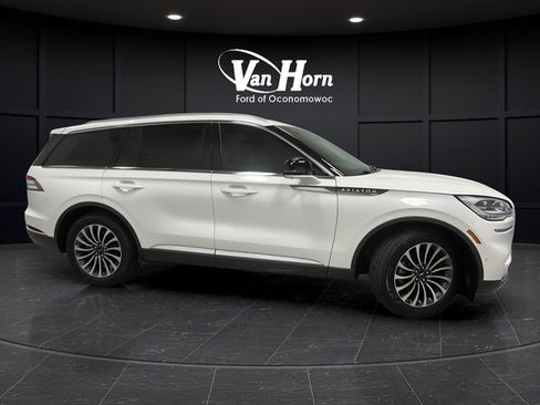 Used 2023 Lincoln Aviator Reserve w/ Equipment Group 201A AWD/4WD image 8