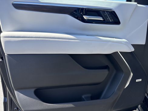 New 2026 Chevrolet Tahoe Premier image 10