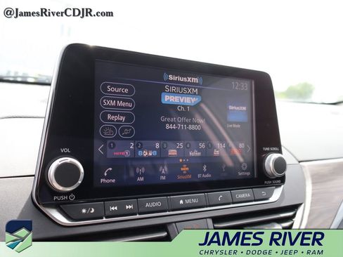 Used 2025 Nissan Altima 2.5 SV FWD image 34