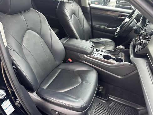 Used 2020 Toyota Highlander Limited AWD/4WD image 19