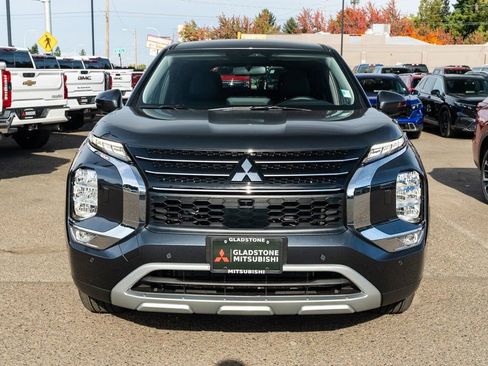 New 2025 Mitsubishi Outlander SE image 2