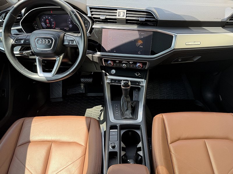 Used 2020 Audi Q3 2.0T Premium w/ Convenience Package AWD/4WD image 10